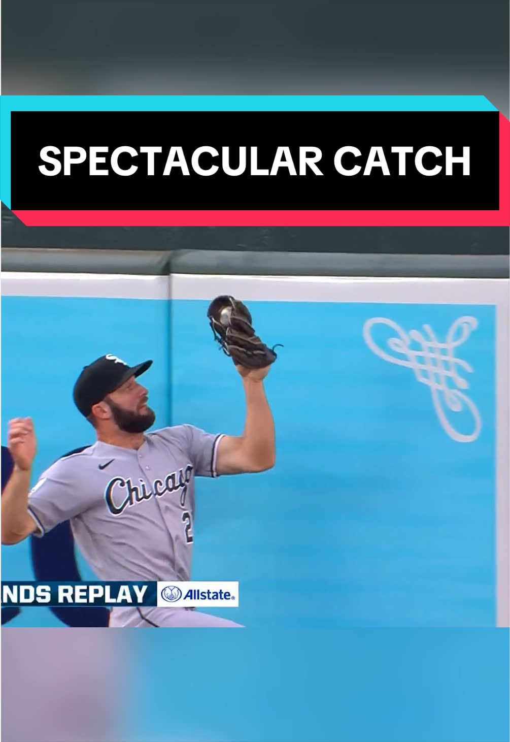 How does Tristan Peters hold on for this running catch!? 