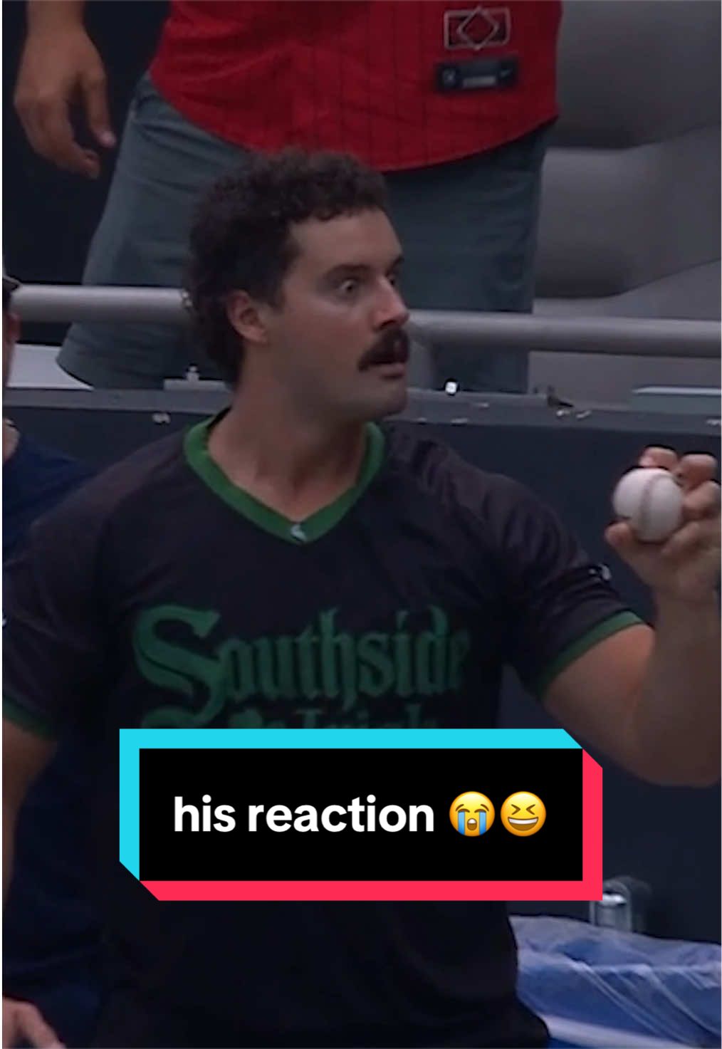 This fan couldn't even believe his own catch 😳