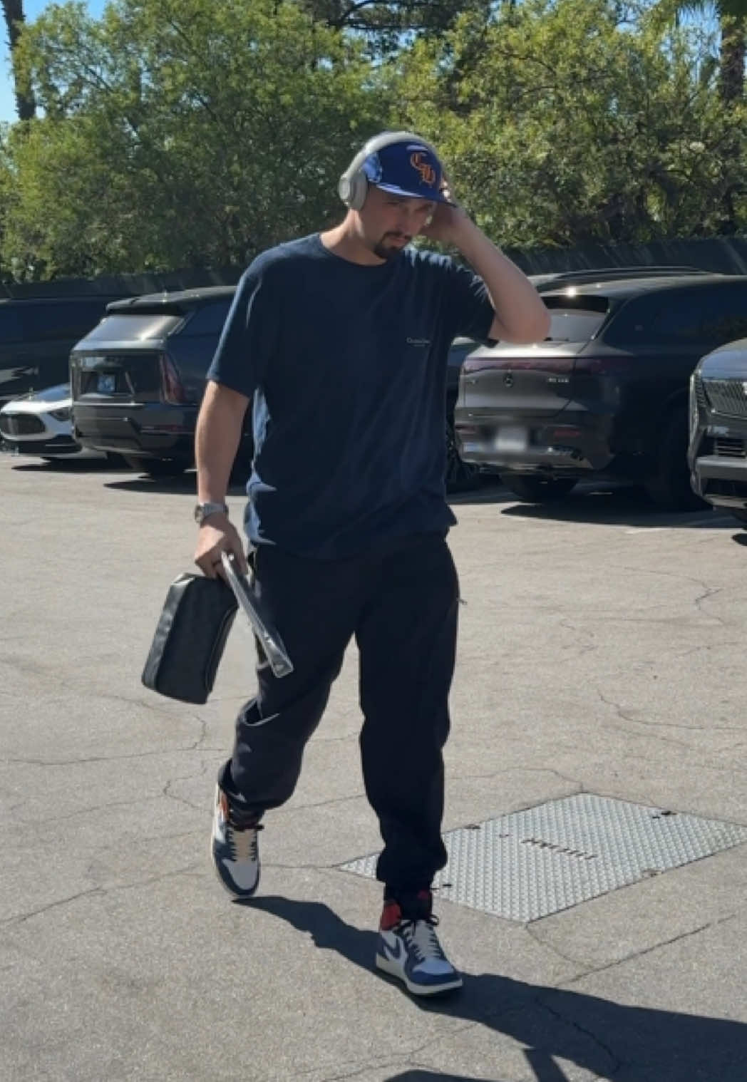 Snellzilla has arrived for Game 2. 