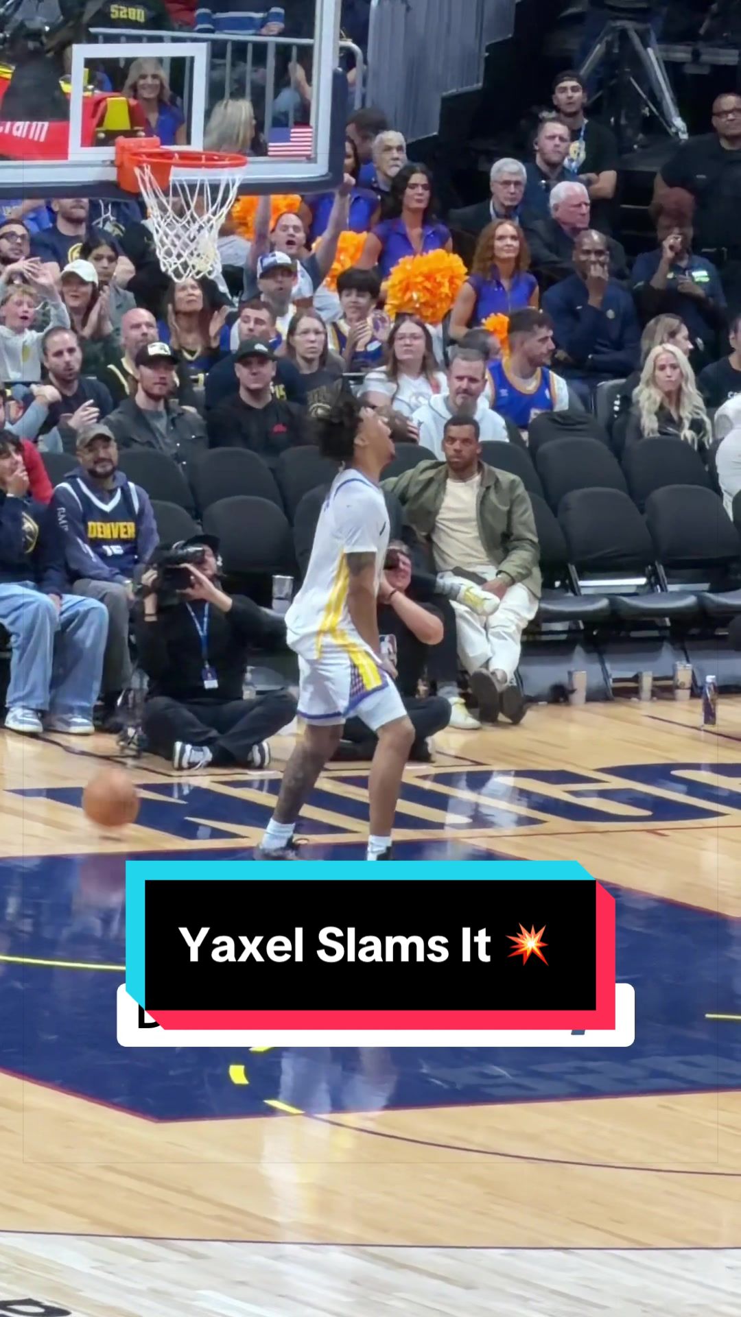Yaxel hammers home the two-hand jam 💥 