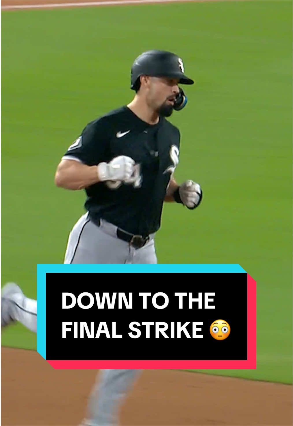 Down to the wire! Randal Grichuk delivers for the White Sox 😤