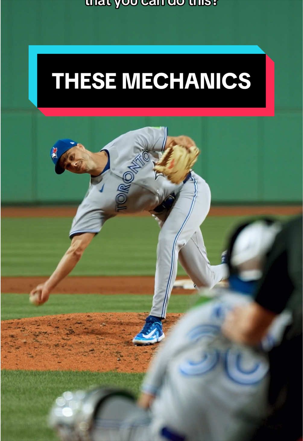 my brain cannot compute these pitching mechanics 🤯 
