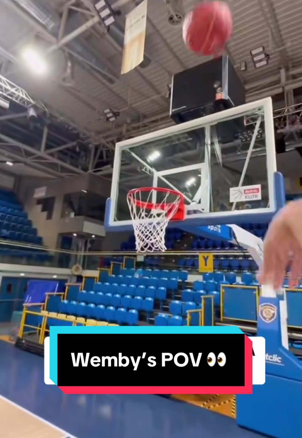 When we got to see Wemby’s hooping POV ⏪ 👀 