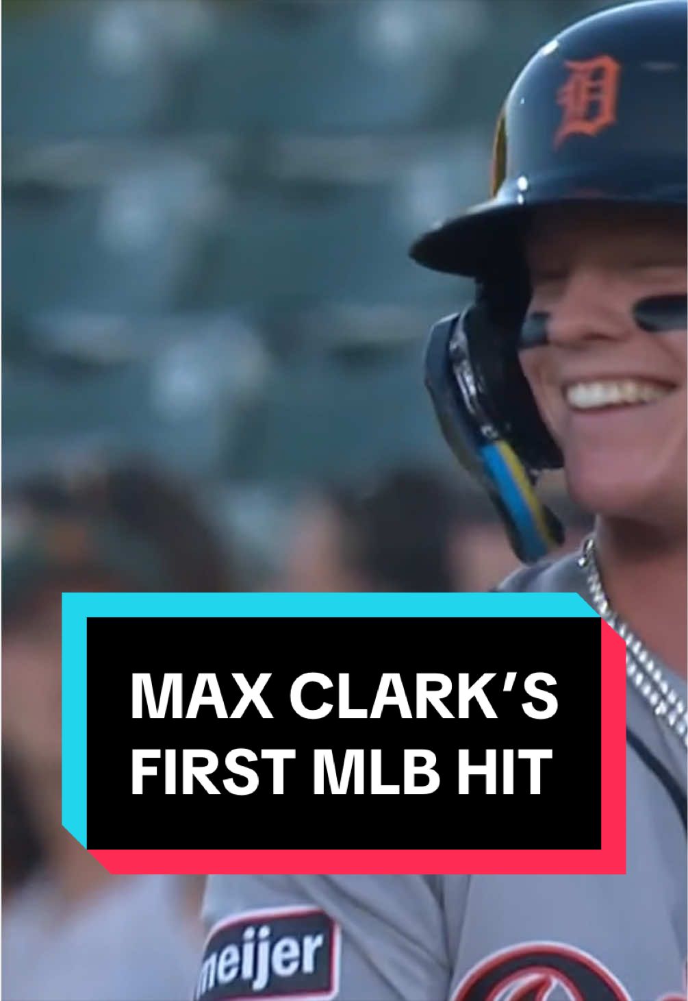 Max Clark is all smiles after his first Major League hit 👏
