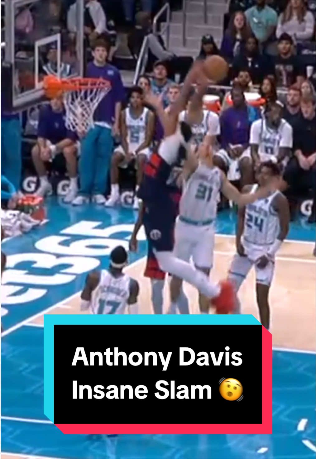 Blink and you might miss it 👀 What a play by the @Washington Wizards duo!🤩🙌 