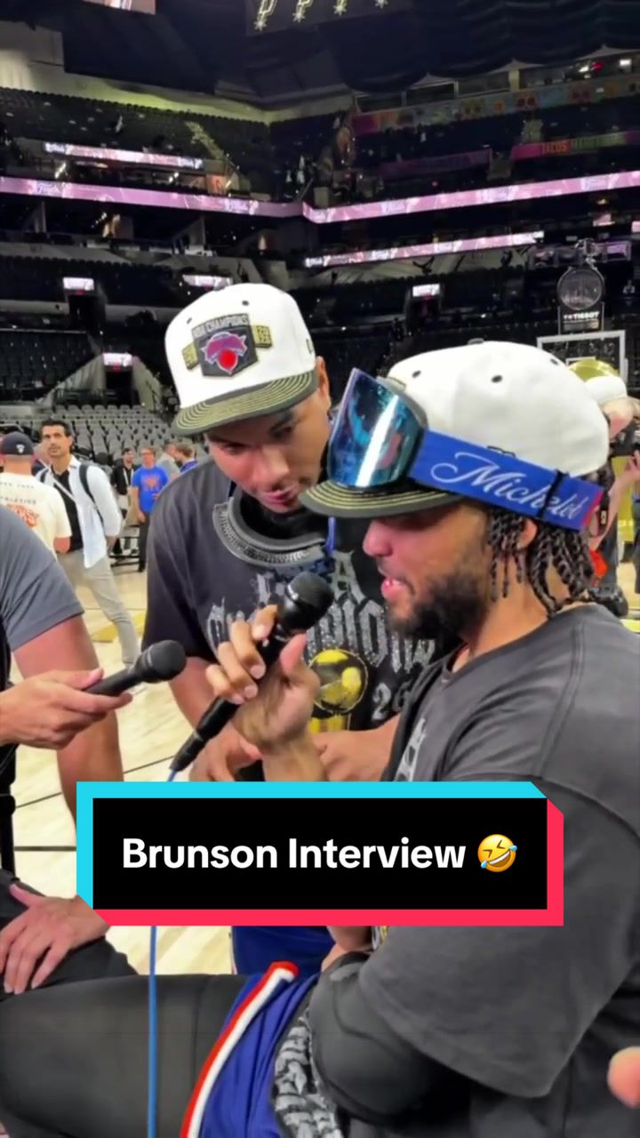 Sochan & McBride crashed Brunson’s interview to ask how he feels and what finger he will be wearing his ring on 😂 