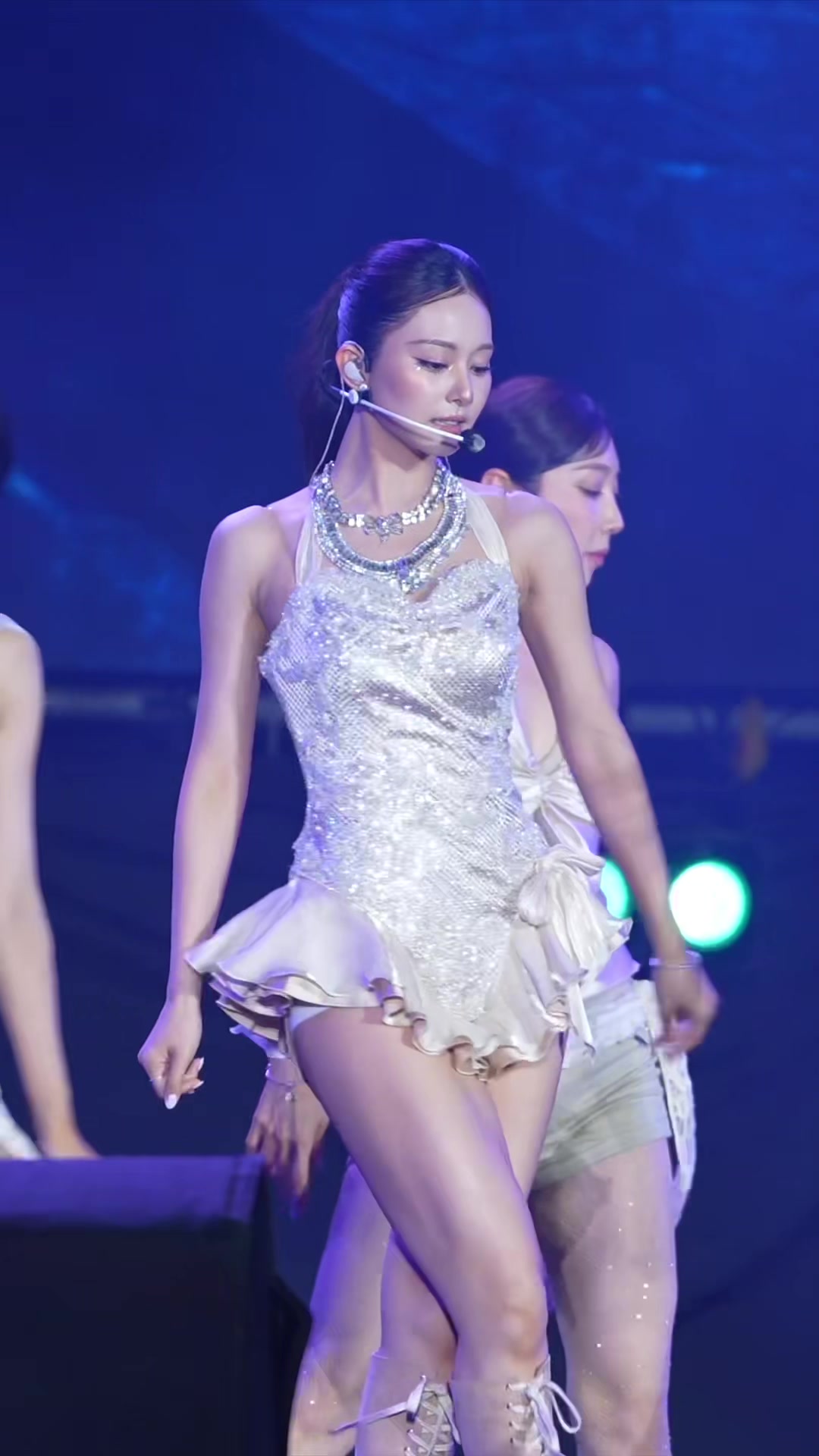 周子瑜的表演嚇傻沒看過現場的我 太精彩了 