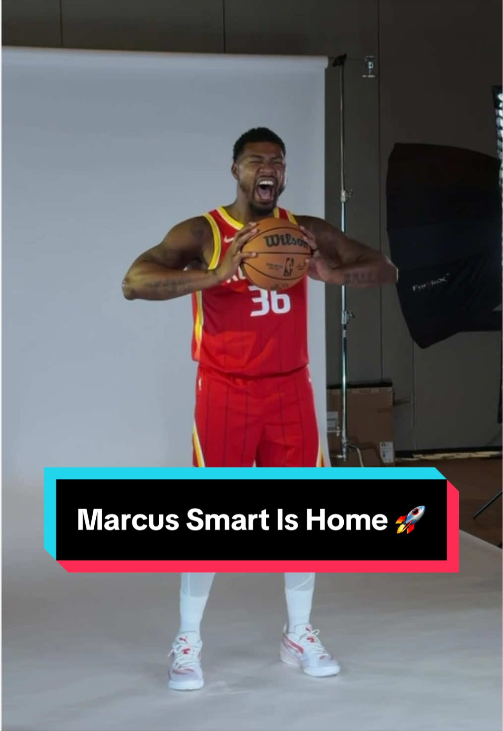 First look at Texas-native Marcus Smart as a Rocket 🔥 