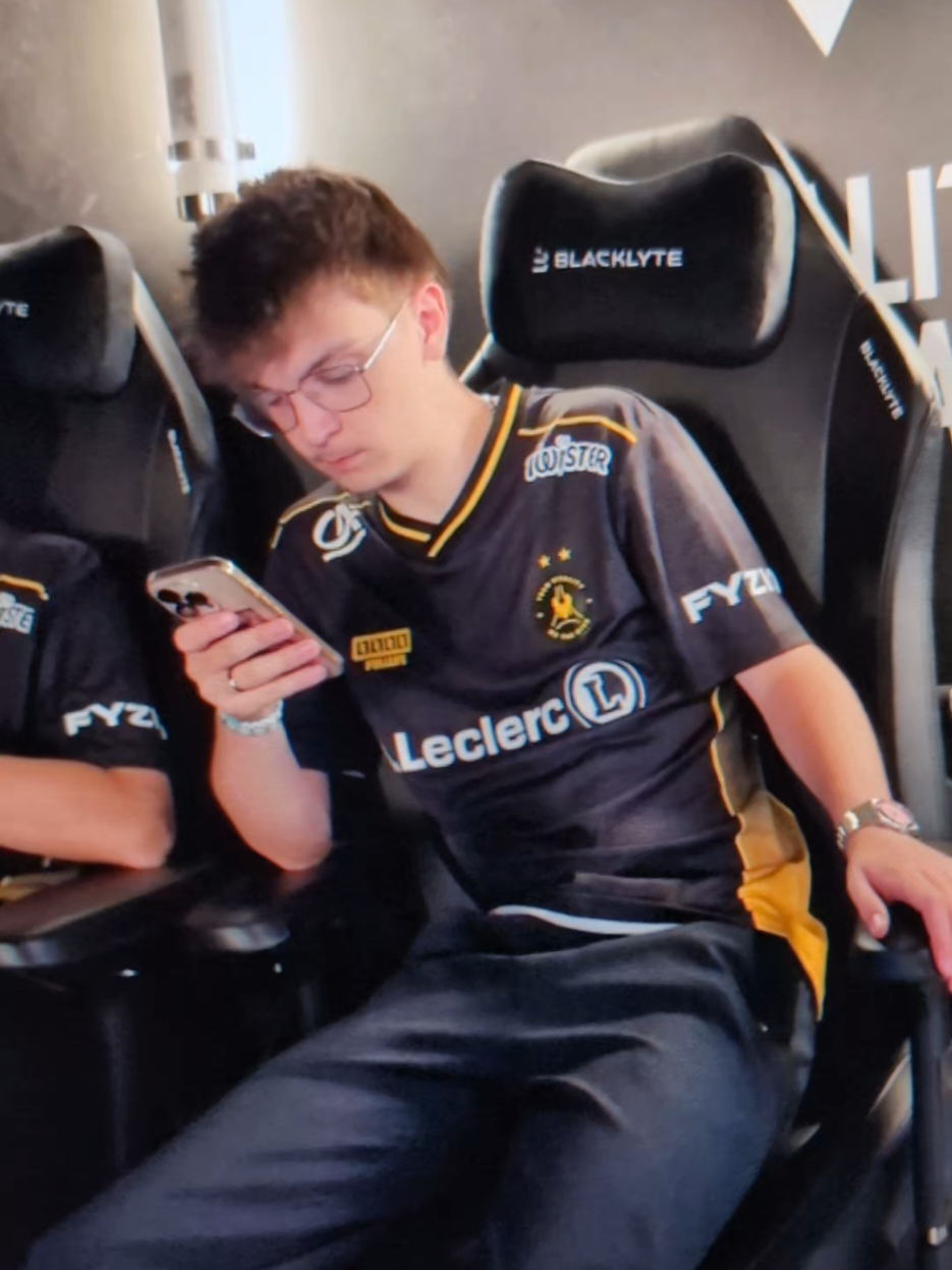 PLUS QU'UNE DOUCHE AVANT LES WORLDS 🤠 