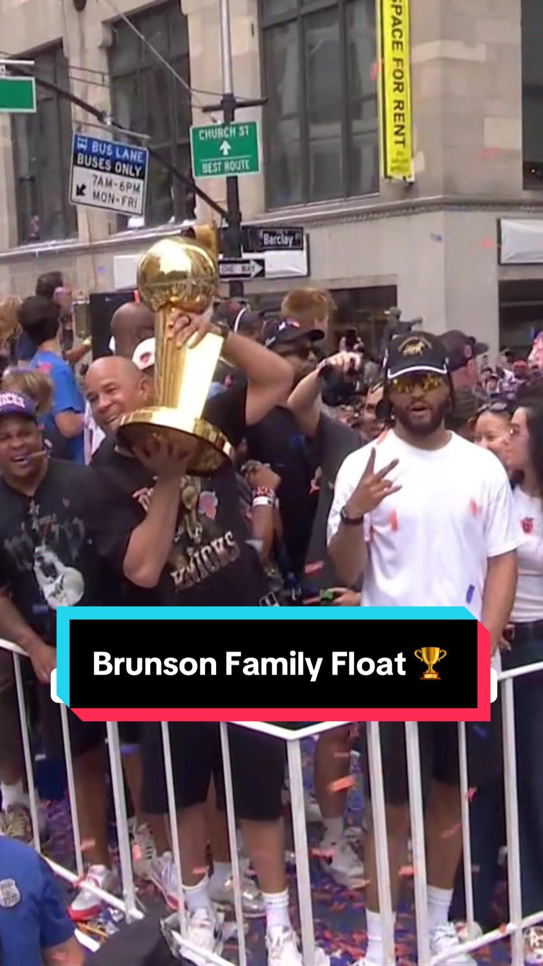 Rick Brunson seen holding the @The Larry O’Brien Trophy on the Brunson family float 🤩 