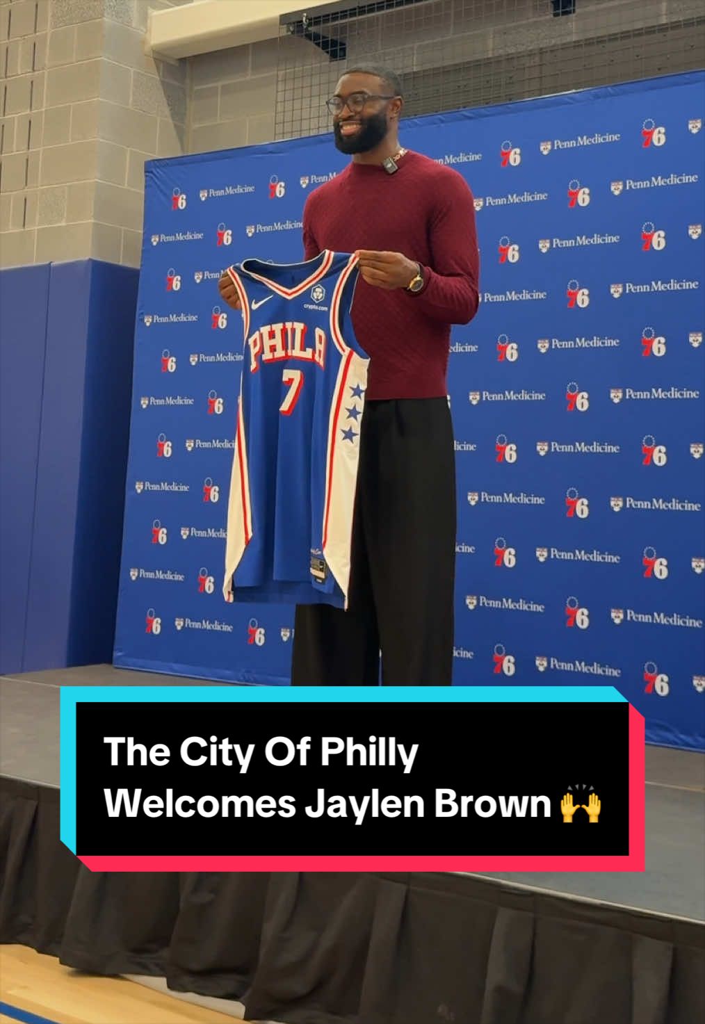 When the City of Brotherly Love welcomed @Jaylen Brown for his first introductory press conference 🫶🔥 