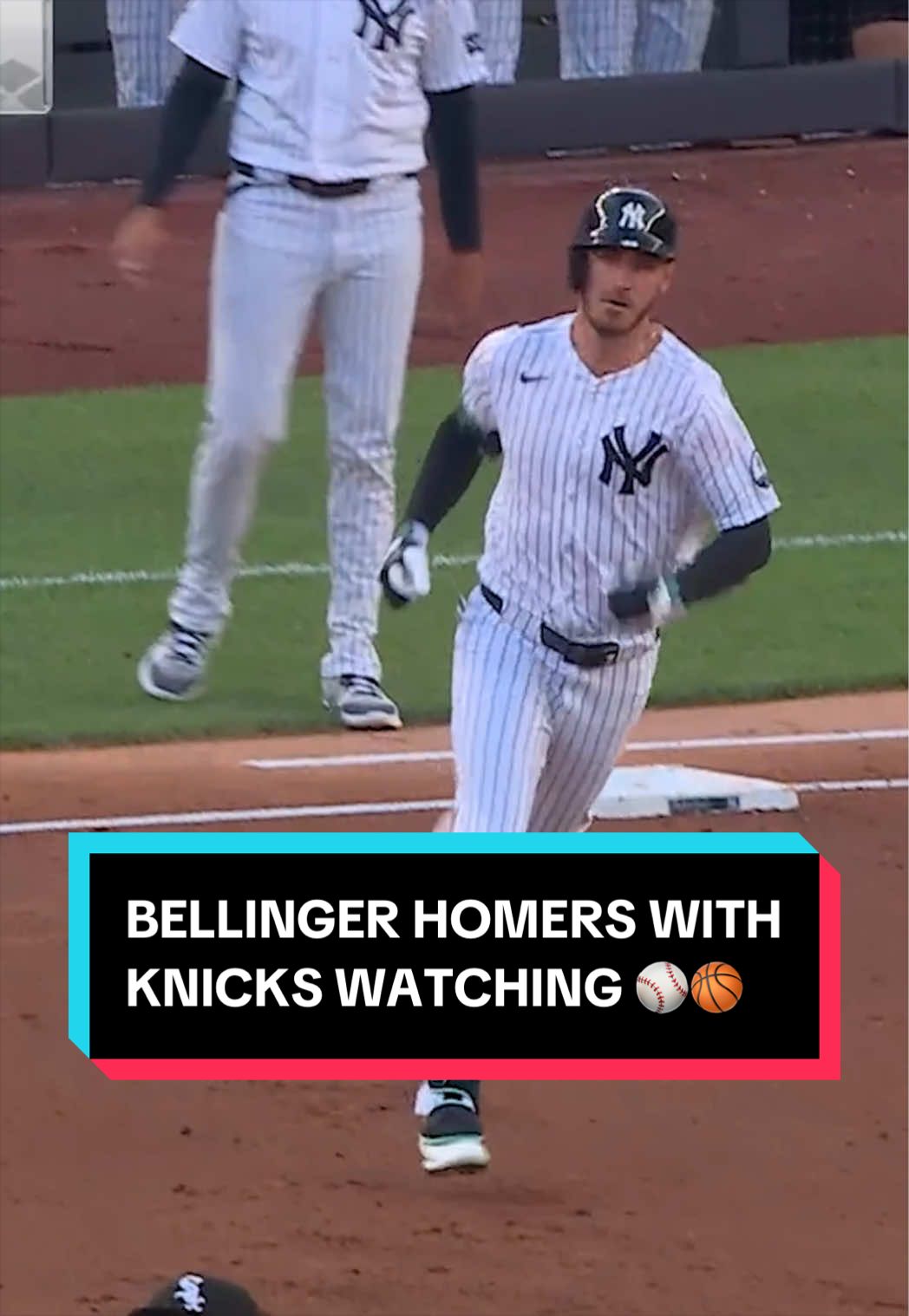 A 2-run Bellinger blast in front of Jalen Brunson and Josh Hart! ⚾️🤝🏀
