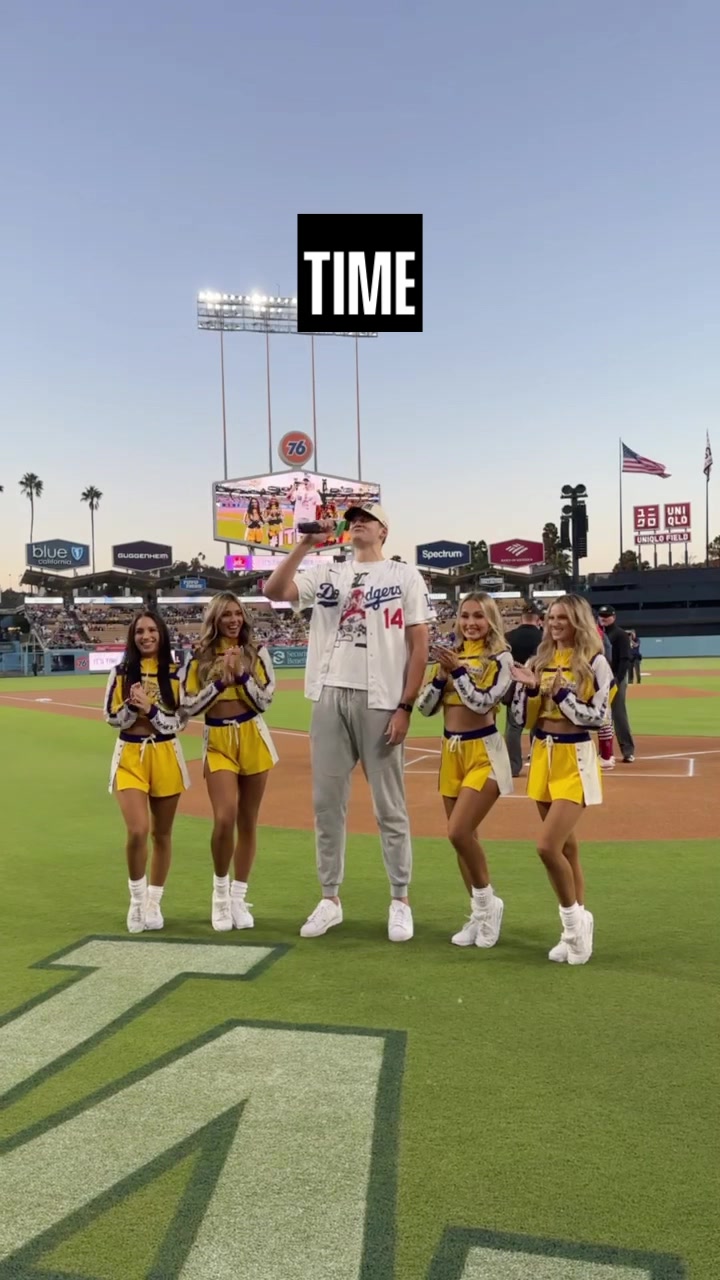 Walker Kessler throws the first pitch for the Dodgers 🗣️🗣️ 