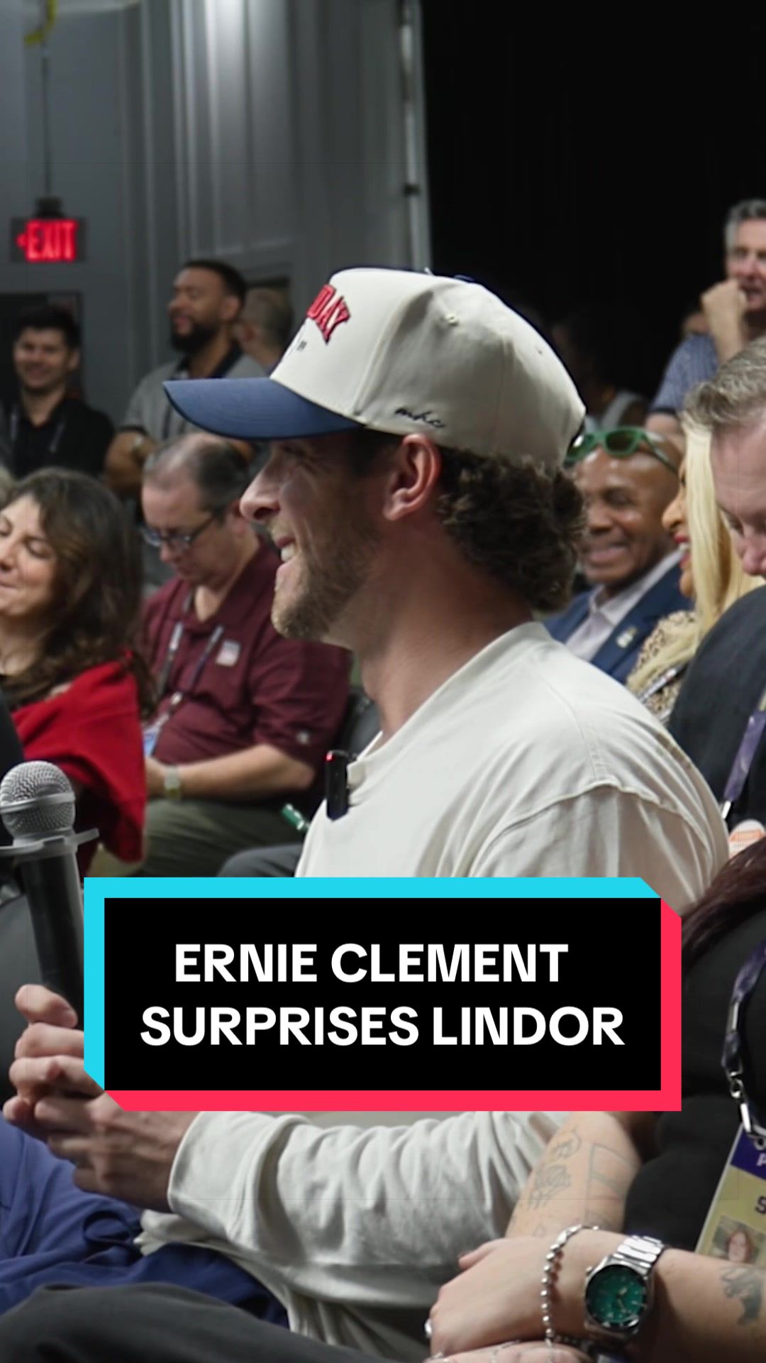Clemente Award winner Francisco Lindor had a surprise question at his press conference from World Series correspondent Ernie Clement 🎤