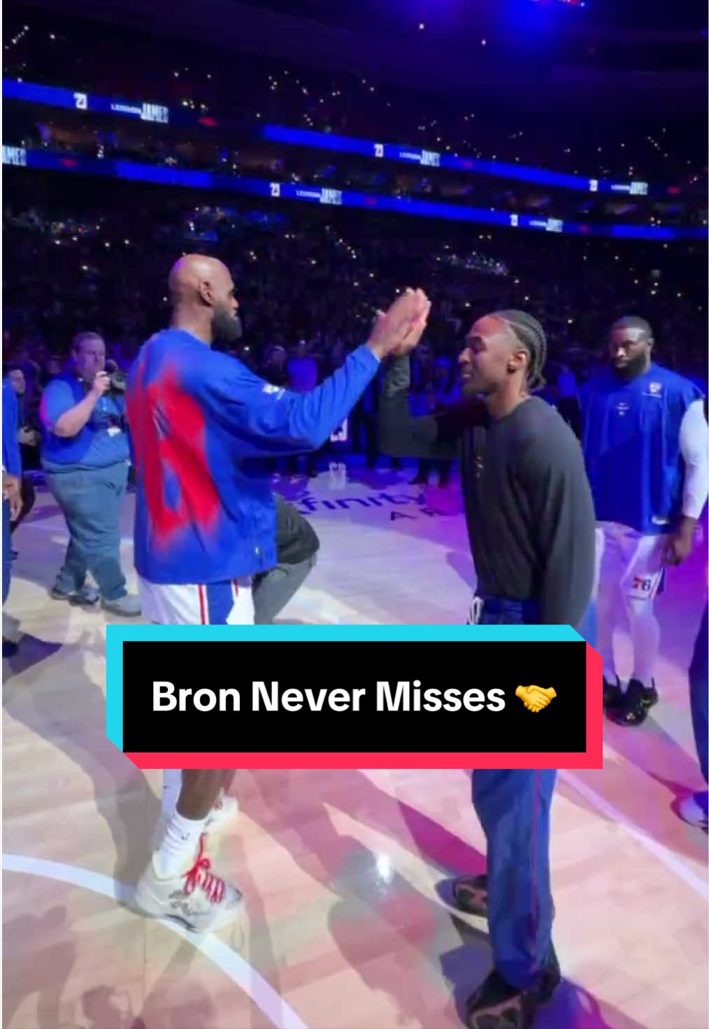 LeBron’s got a handshake with the whole squad 🔥 