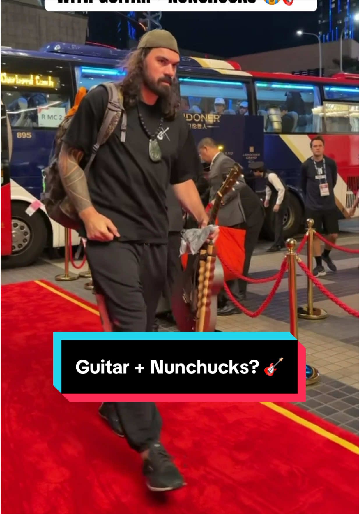 Y’all know Steven Adams stays with a side quest 😭 