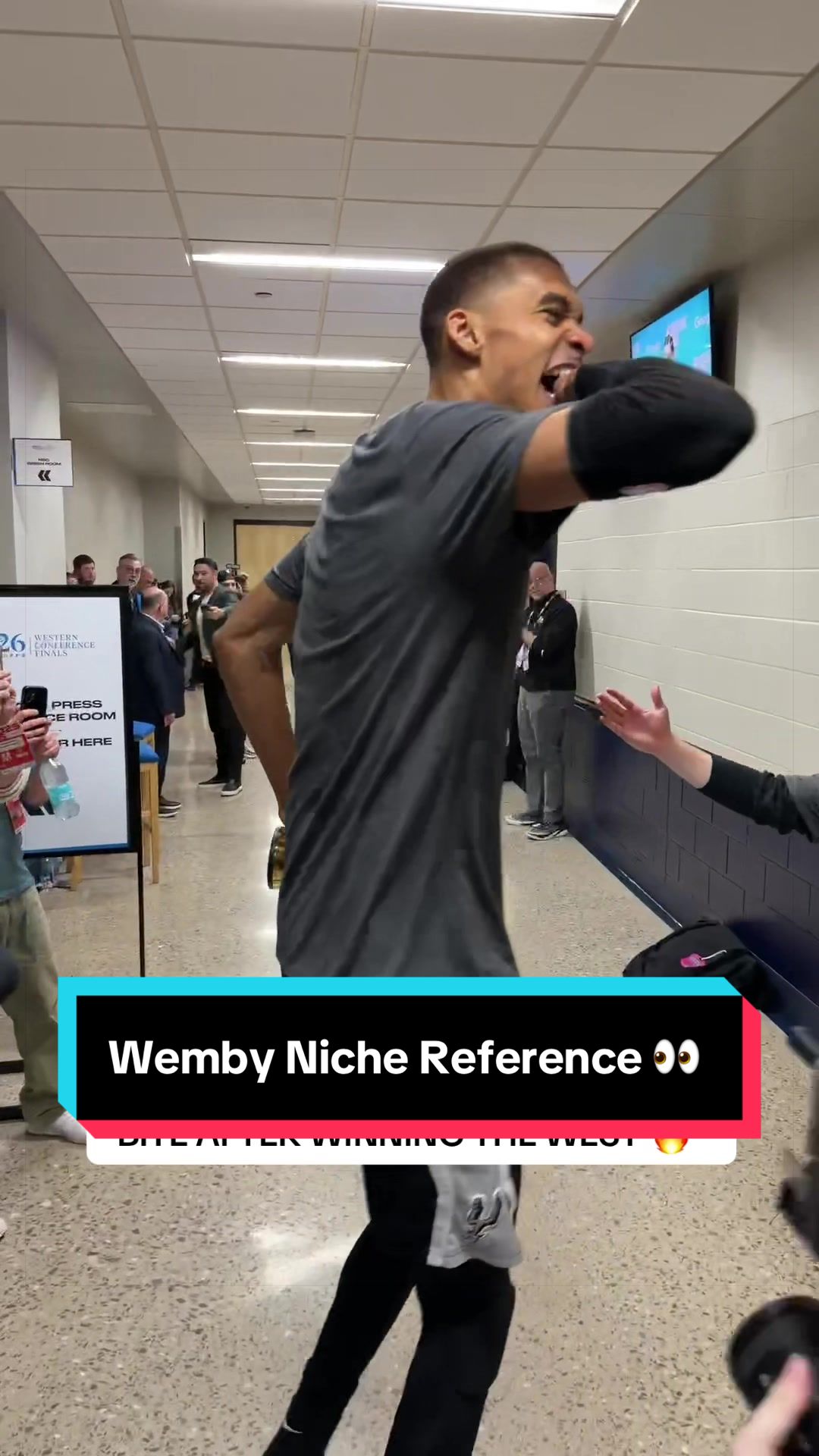 Elite ball knowledge by Wemby 👽 