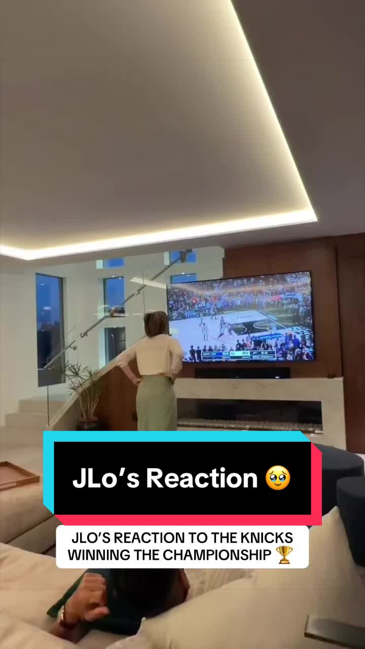 “Omg we got to call everyone!”- JLo 😭 (Via: @JLo)  