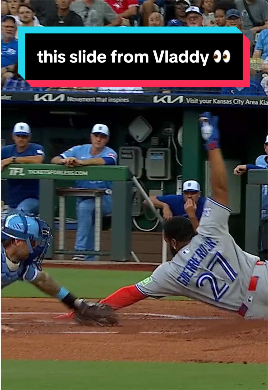 Add this one to the list of iconic Vladdy Jr. slides! 