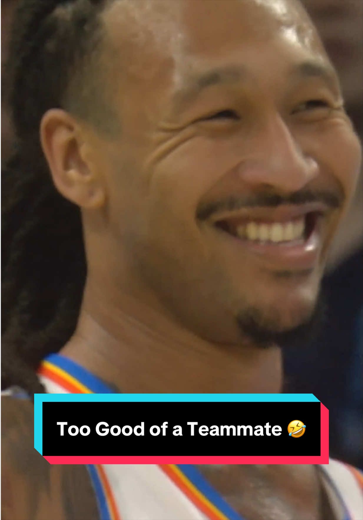 Is Jaylin Williams TOO good of a teammate? 🤣 This unusual turnover had everyone laughing 🤷‍♂️ 