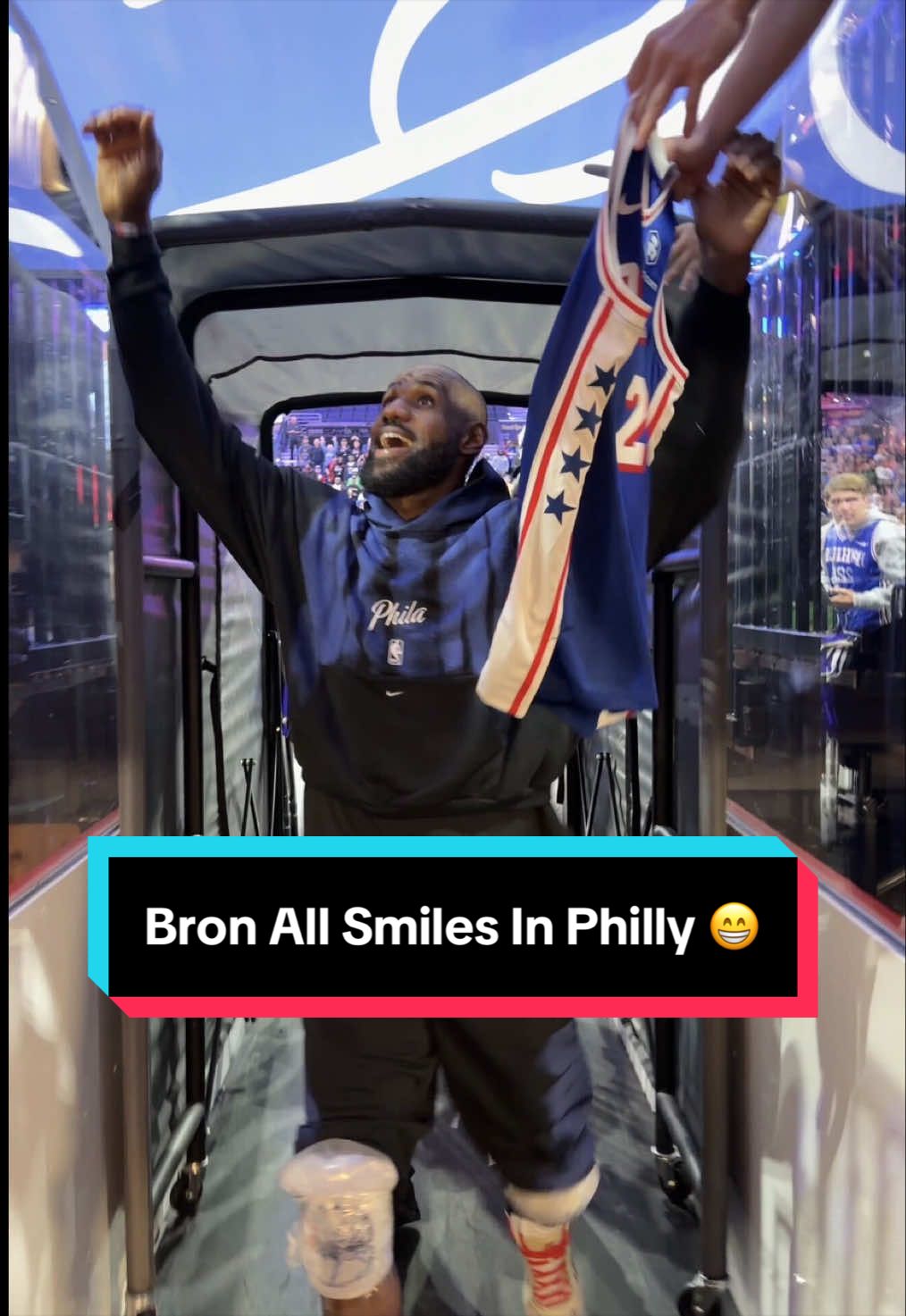 LeBron’s getting a Philly welcome 🤩 