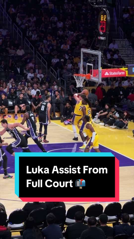 An assist from the OTHER baseline 👏 