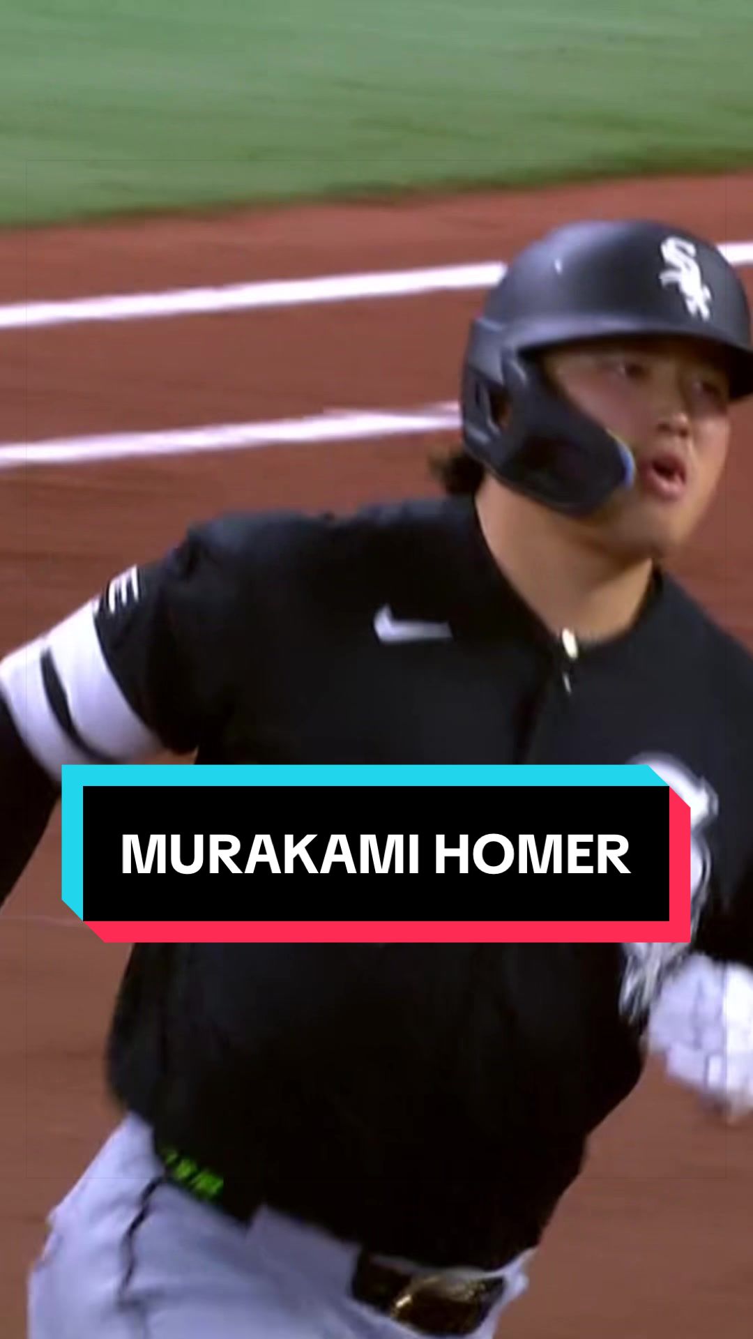 Munetaka Murakami belts a 2-run opposite-field shot 😤