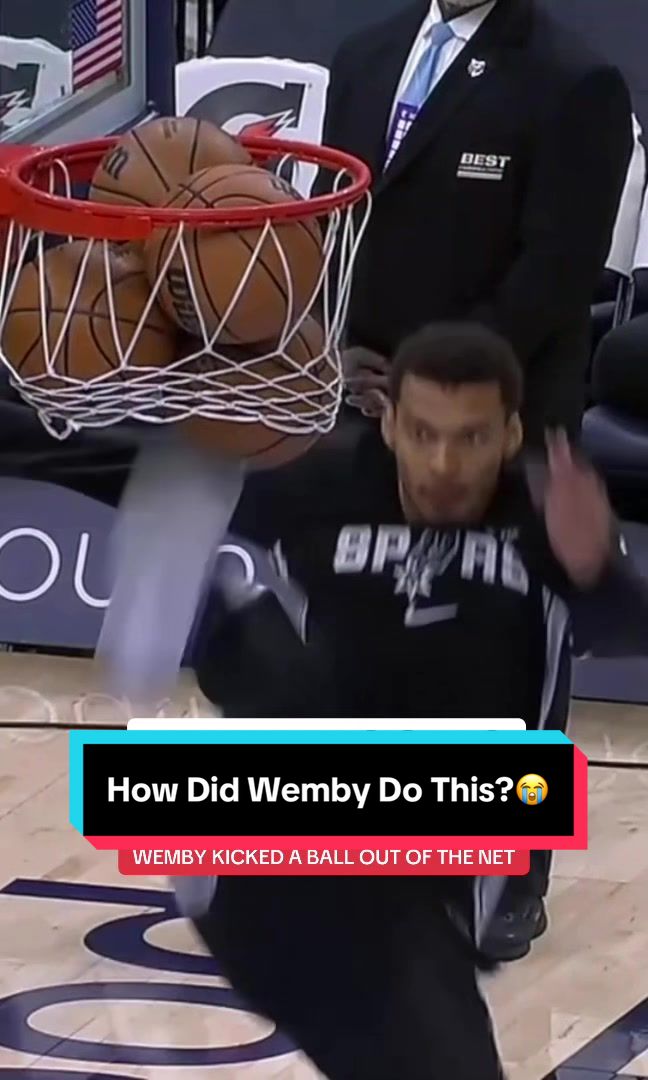 Just Wemby doing Wemby things 👽
