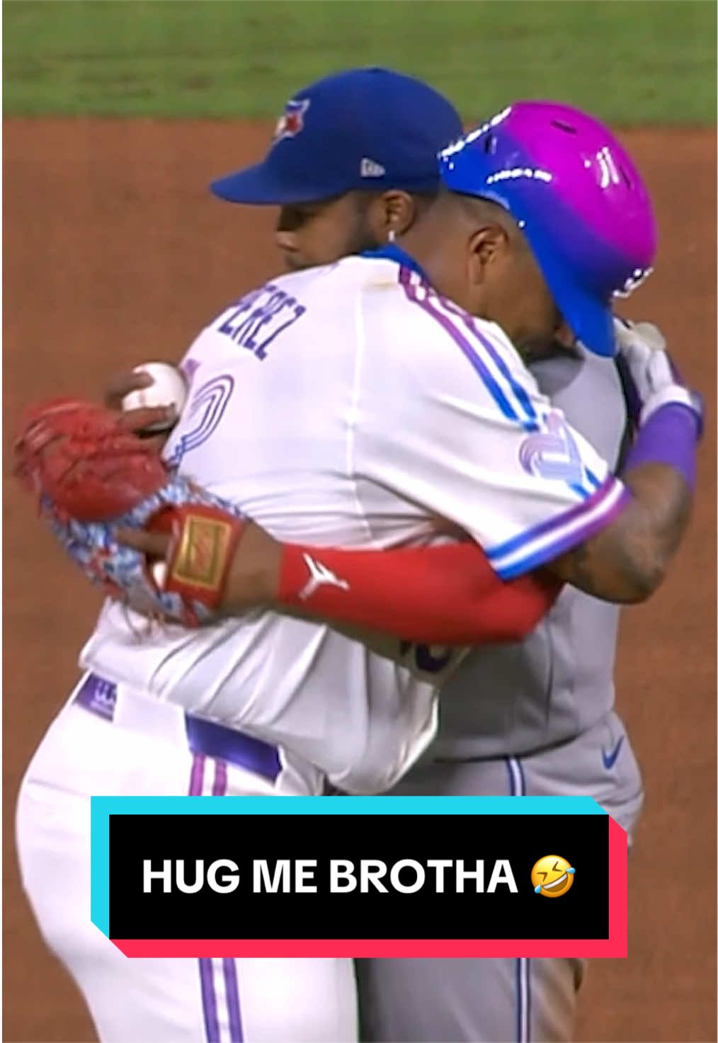 When in doubt, hug it out 🤣