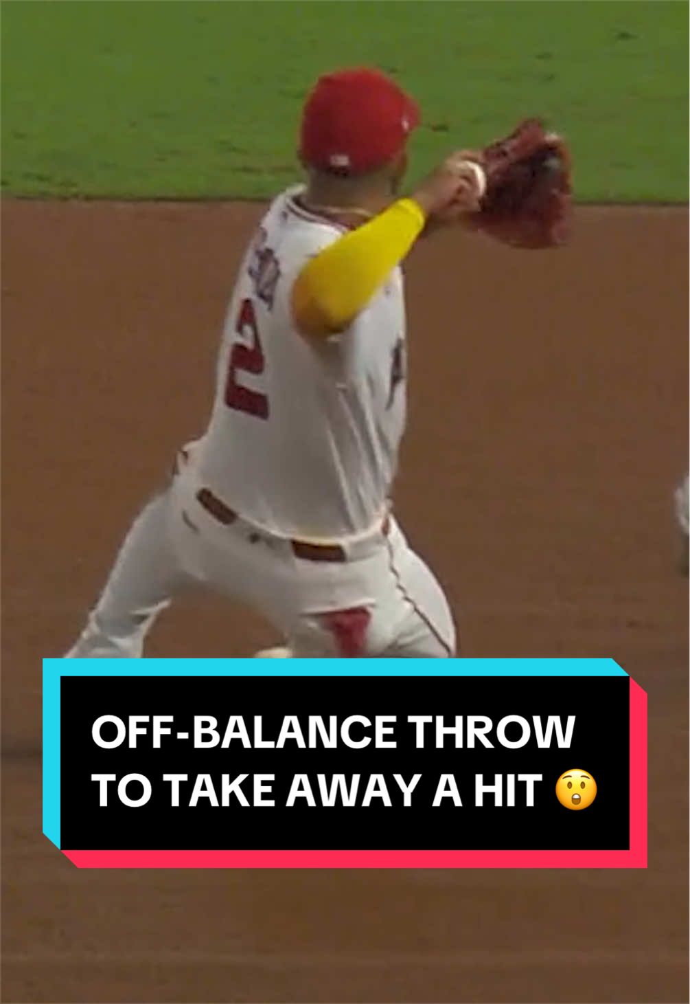 Oswald Peraza from across the diamond 😲 