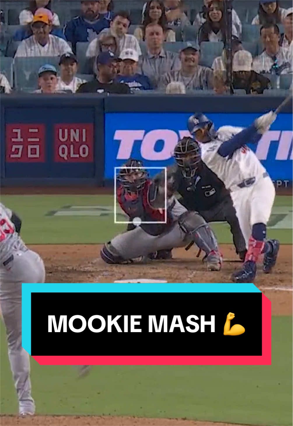 Mookie Betts adds on to the @Los Angeles Dodgers lead ☄️ 