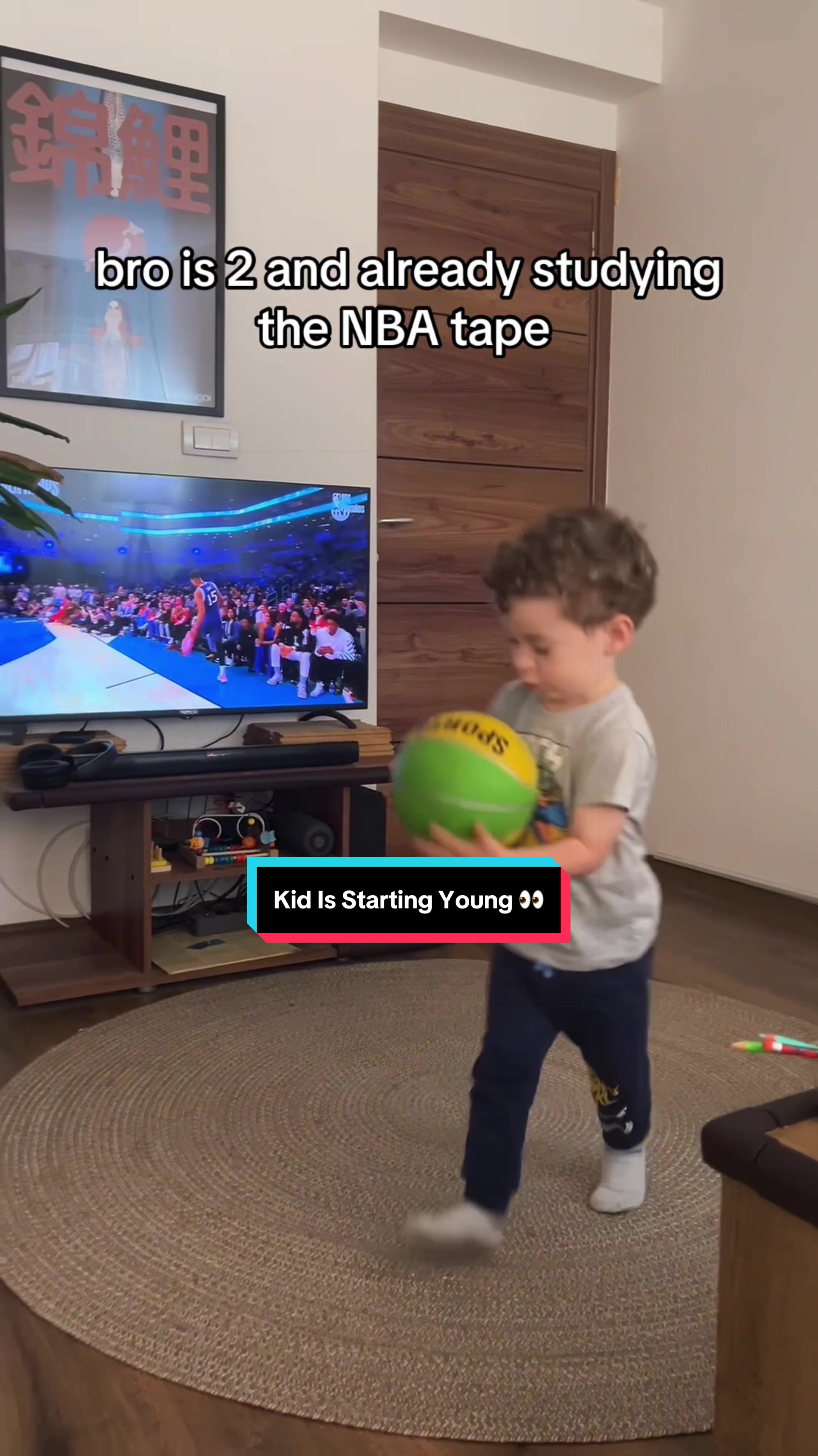 This young hooper is taking notes 😂 (via yanaminds/IG) 