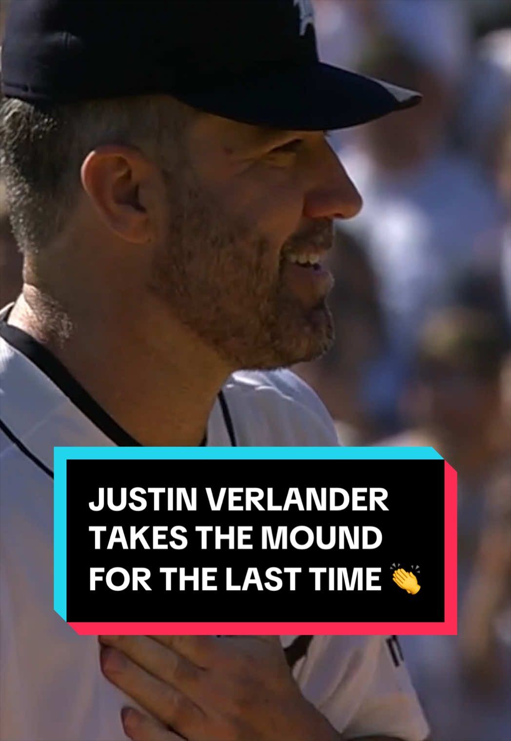 A standing ovation for Justin Verlander as he climbs the mound in Detroit for the last time 🫡