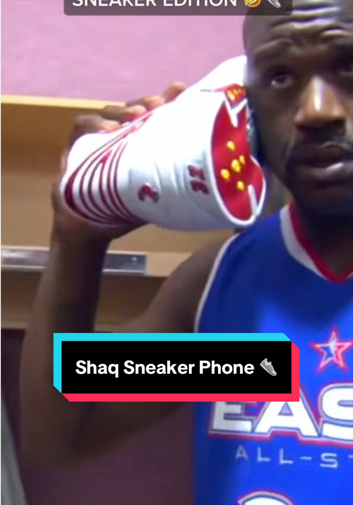 Shaq’s sneaker phone was iconic 🤣👟 
