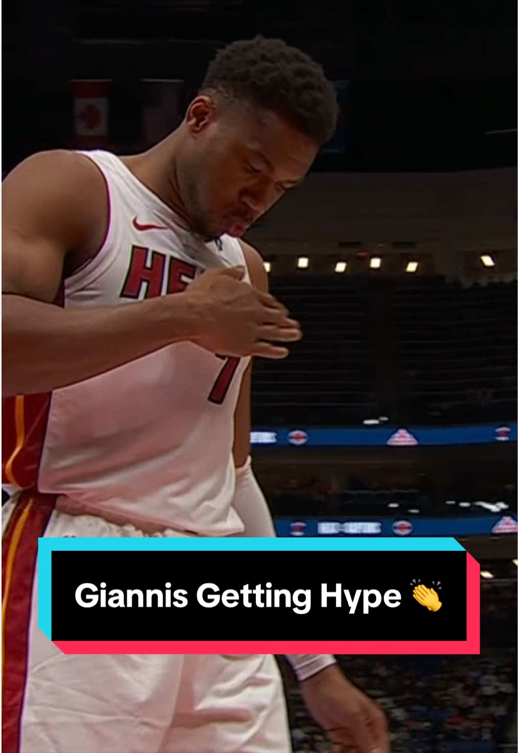 Giannis’ first look with the Miami Heat in Québec City 😤 
