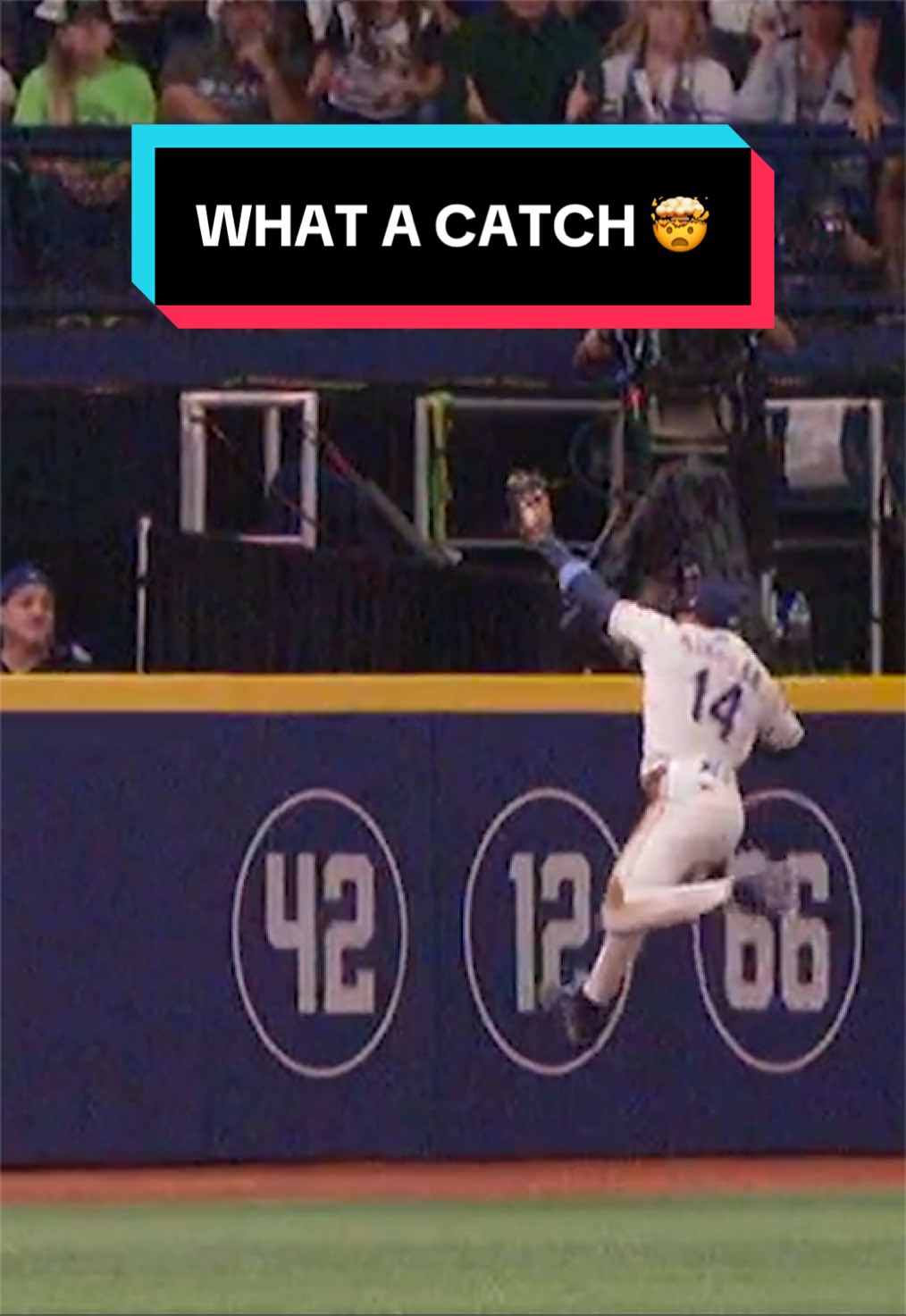 an unreal play from Chandler Simpson 😤 