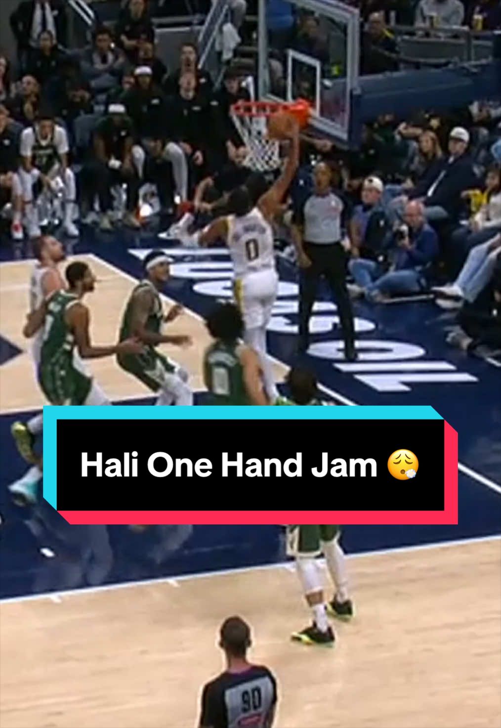 Hali with the BIG one hand jam 💪 