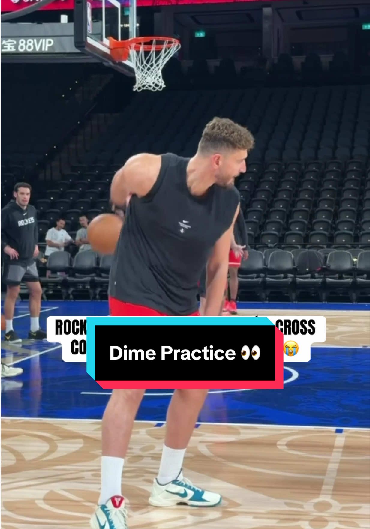 “Oh you’re trying to do that pass that Jokić did!” Alpi and Amen wanted to try out Joker’s viral preseason pass after Rockets practice in Macao 🙌 