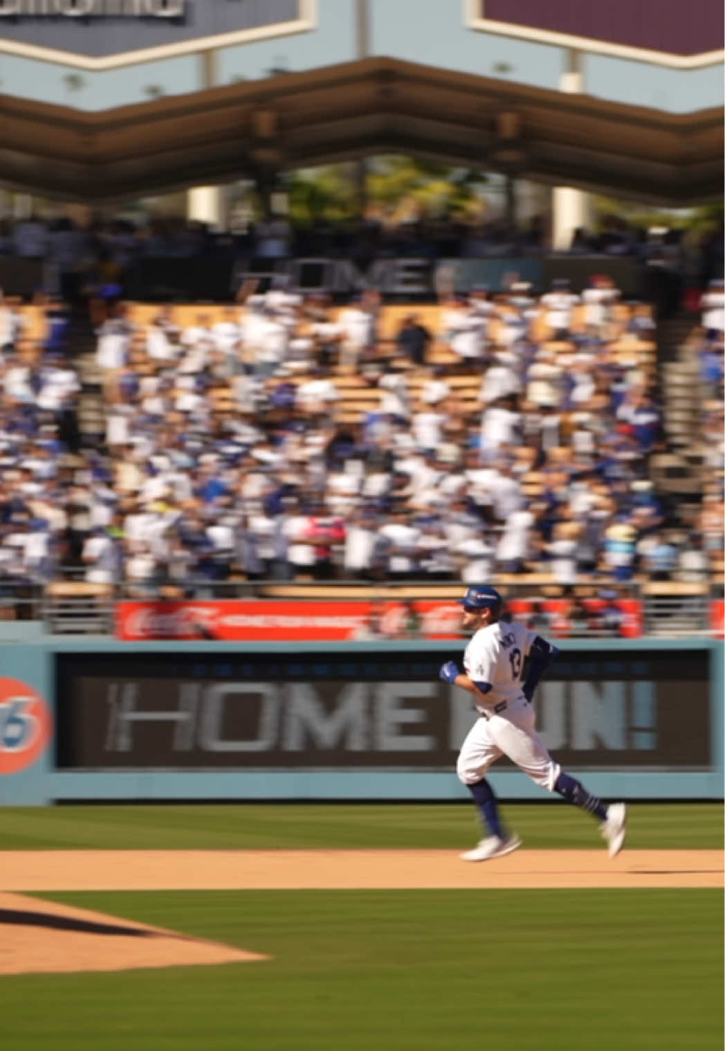 That’s 17 postseason homers from Max! 