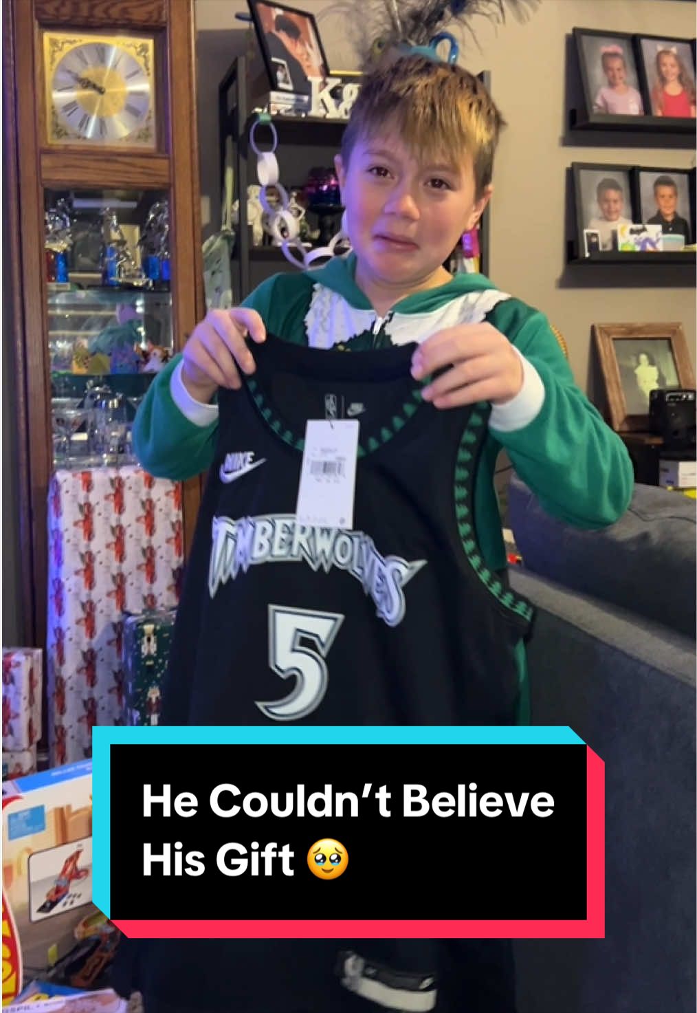 The perfect surprise Christmas gift…an @Anthony Edwards jersey 🥹 (Via kathrynrandall0/TT) 