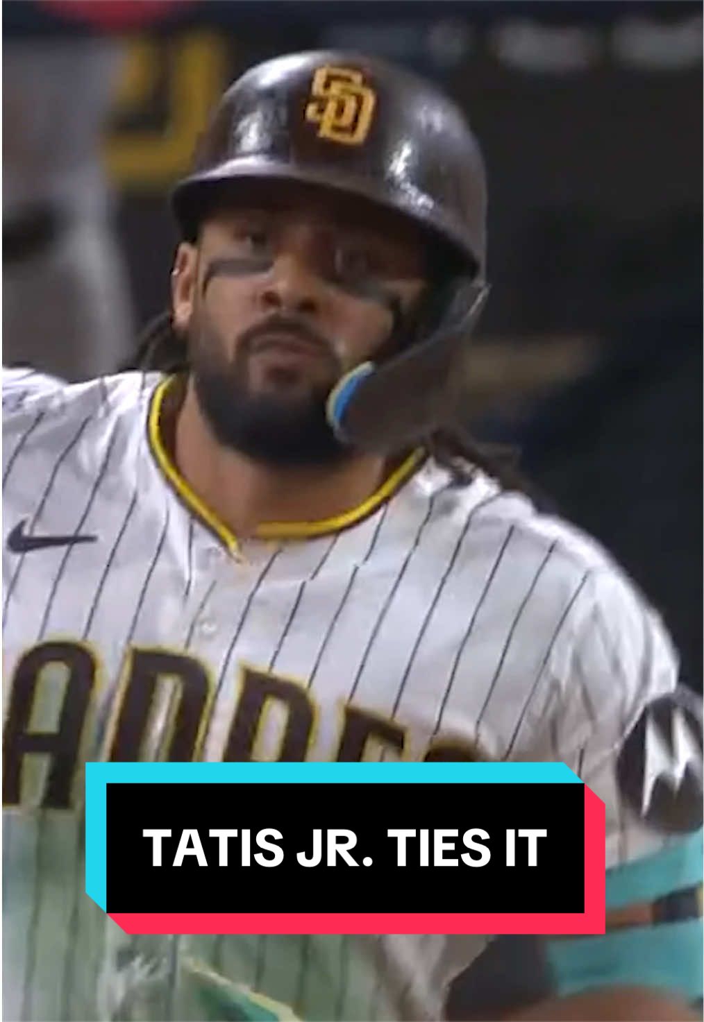 Fernando Tatis Jr. launches a homer to tie the game! 💪