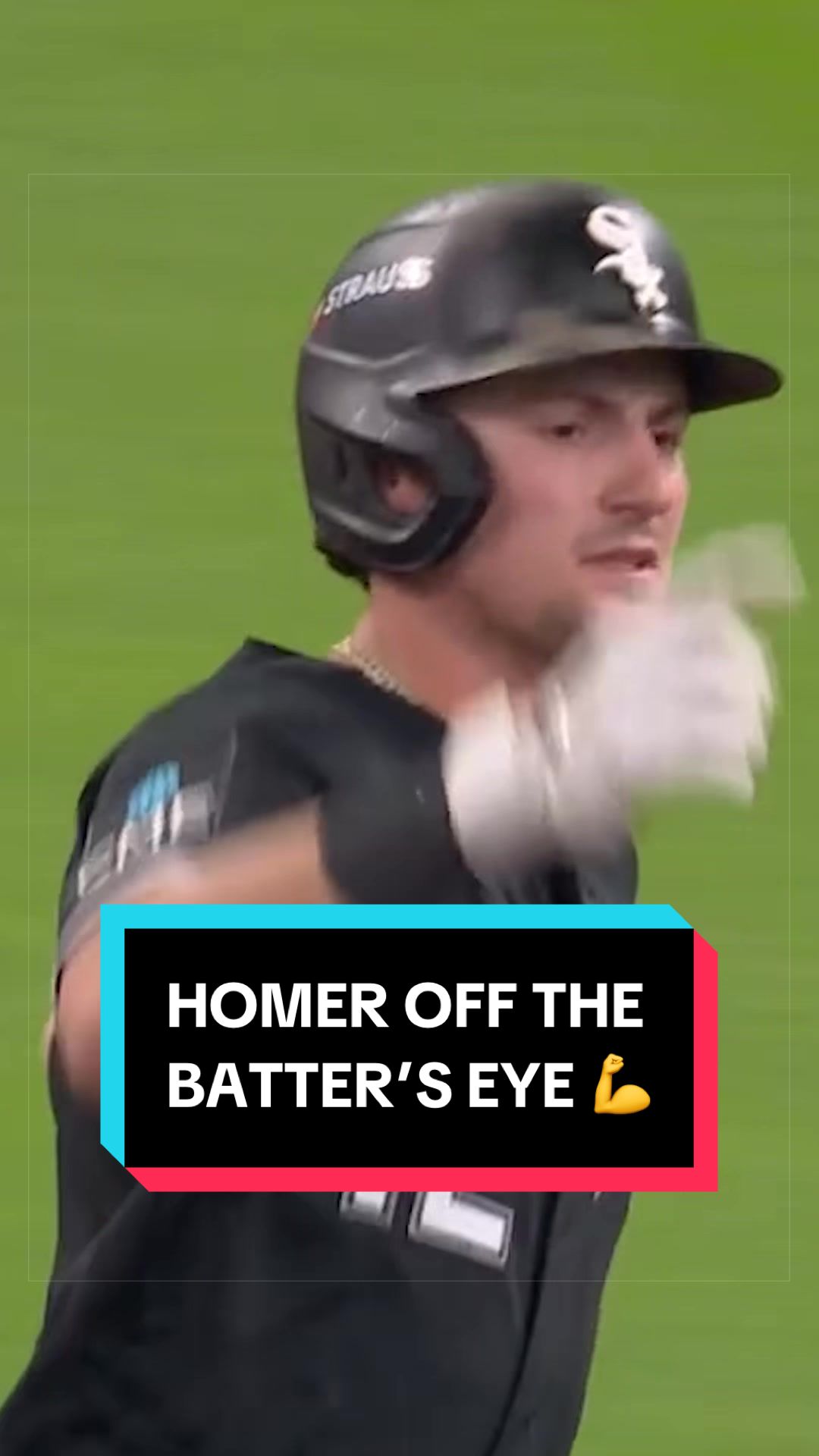Colson Montgomery off the batter’s eye! 