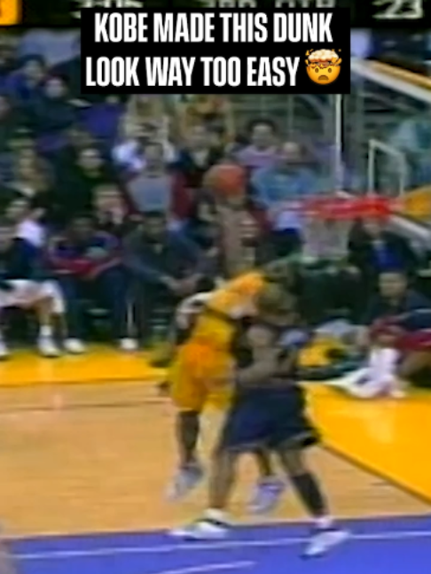 This dunk from Kobe was ICONIC 🐍 