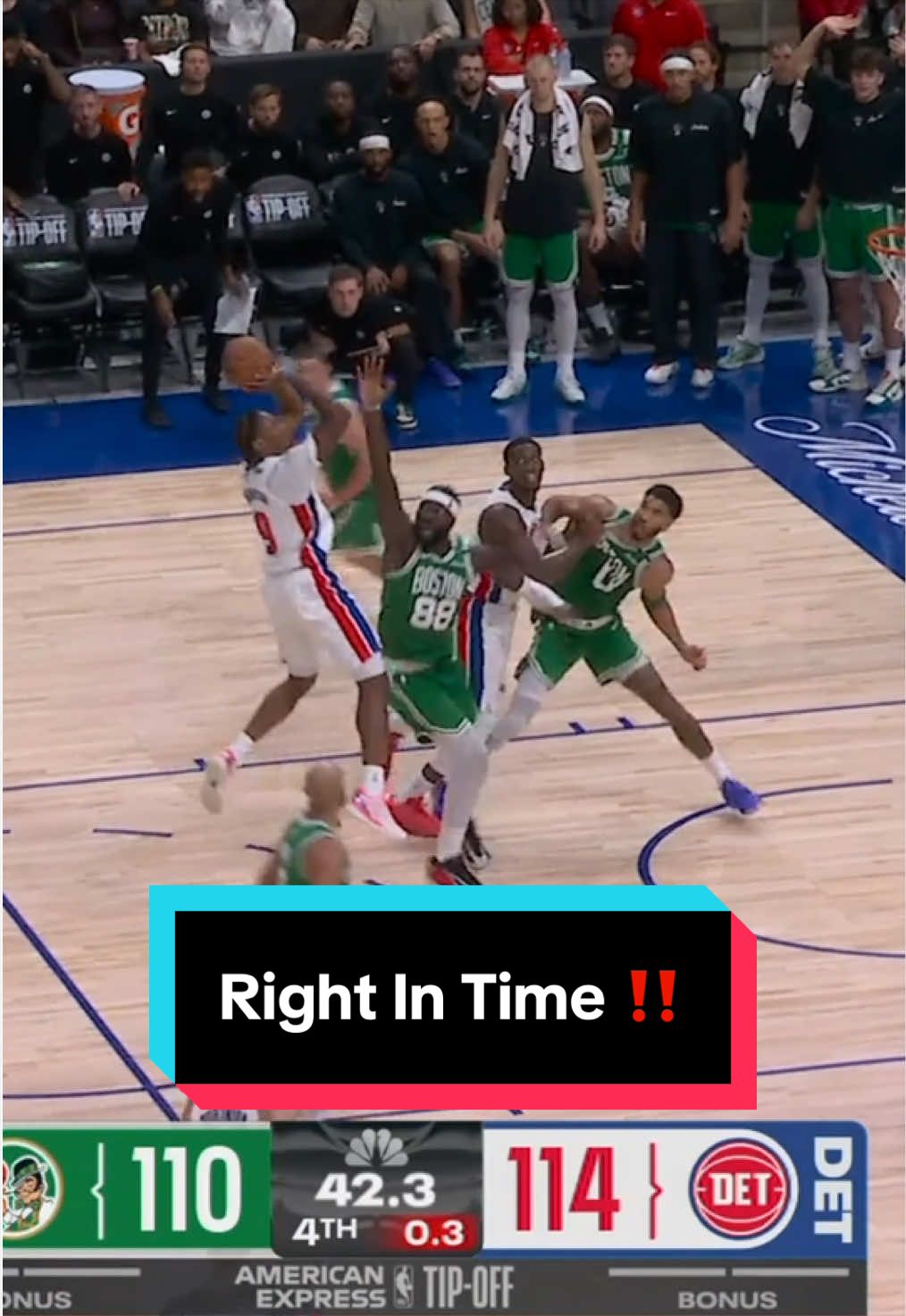 Tough pull up jumper from Ausar Thompson to beat the shot clock buzzer 🎯 