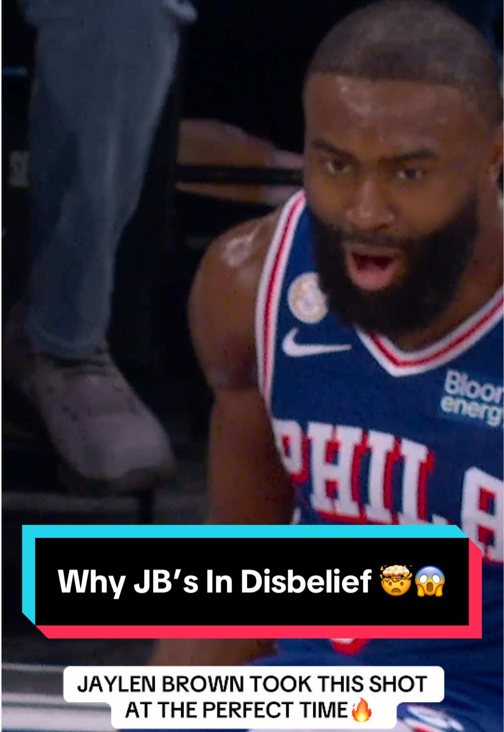 Replying to @NBA Jaylen Brown ending the 3Q with a buzzer beater 💪 