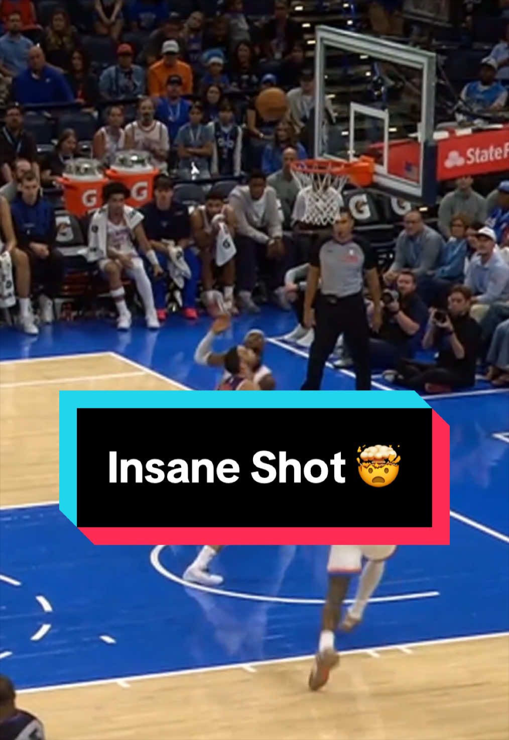 Dillon Brooks out here making trick plays 🤣 