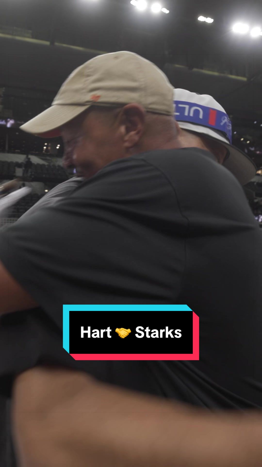 Take a look at John Starks congratulating Josh Hart after winning the Finals: “That’s Hart right there” 🤝 