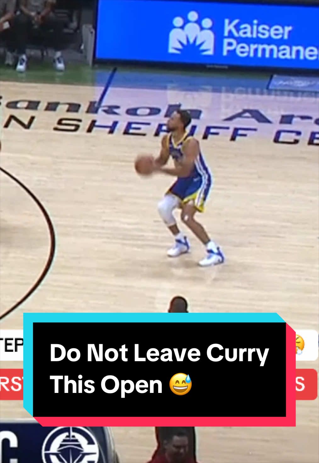 Steph Curry is HERE 🔥 