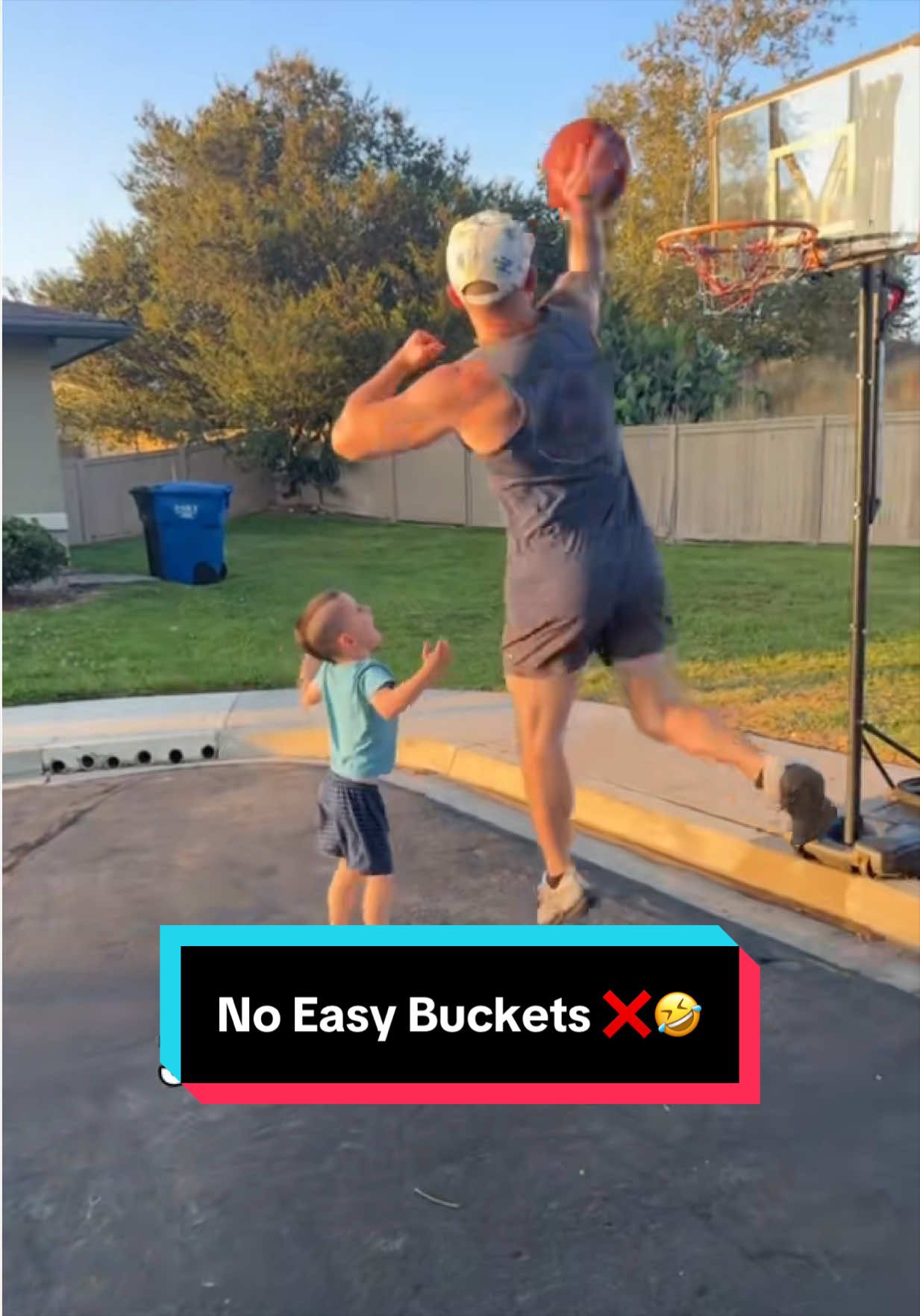 Dad wasn't going to pass up this opportunity 😂 (via chrisevangehayes/IG) 