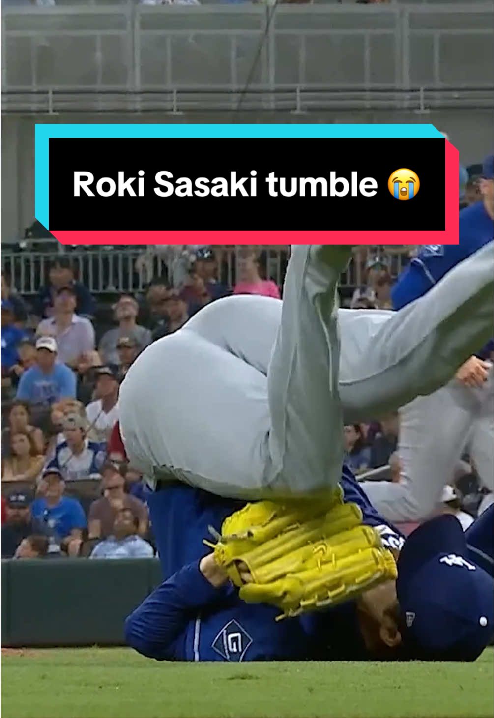 Roki Sasaki doing his best gymnast impression 😅 